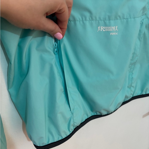 The Running Room Spring Windbreaker Sport Jacket - Size Small - Picture 3 of 8